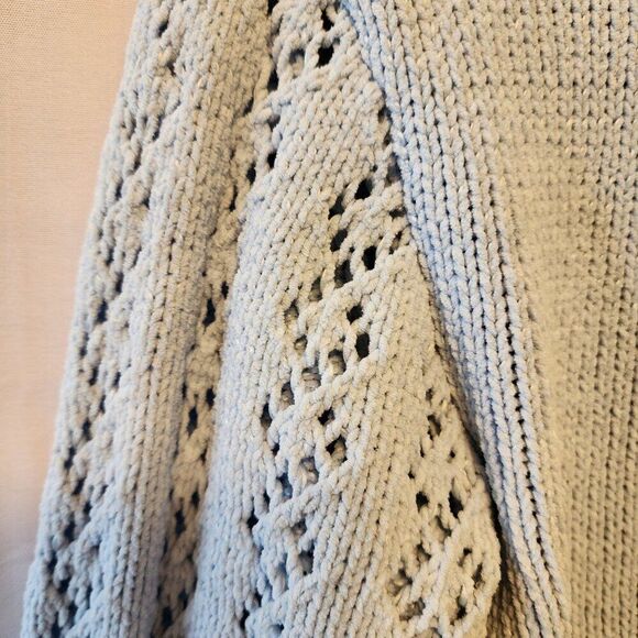 ANGEL KISS BLUE FLORAL SWEATER, LONG SLEEVE, SIZE SMALL, PULLOVER - Picture 4 of 9